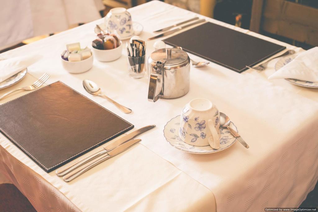 Weycroft Mill House Bed And Breakfast Axminster Dış mekan fotoğraf